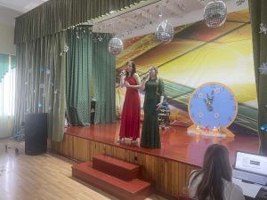 «Елку волшебства» радушно встретили в Назаровском детском доме
